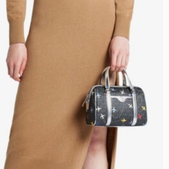 Michael Kors Small Duffle Crossbody Black Airplane Print Jet Set Multicolor - Picture 2 of 10